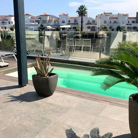 Empurialola - Casa Con Piscina Y Vistas Al Lago En Empuriabrava-138 Villa